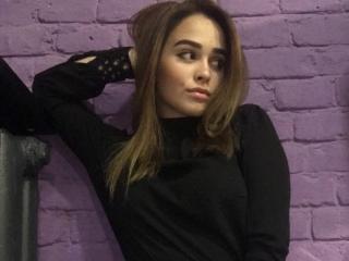 매우 야한 라이브 웹캠 쇼를 하는 PennyJenny의 섹시한 프로파일 포토!