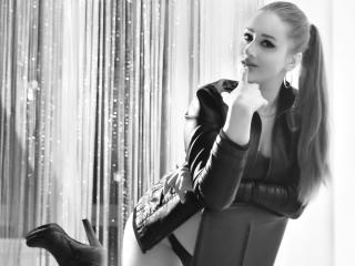 PrettyOnePatricia - Sexy live show with sex cam on XloveCam®