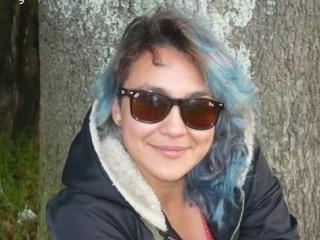 Eskela - Show intime avec une Femmes châtain  